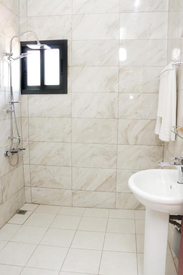 Hotel Laval Abidjan Ngoại thất bức ảnh
