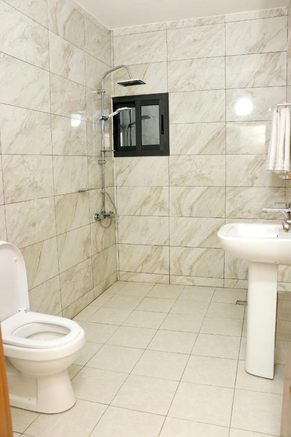 Hotel Laval Abidjan Ngoại thất bức ảnh