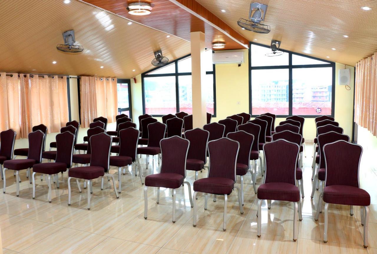 Hotel Laval Abidjan Ngoại thất bức ảnh